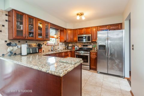 Tiny photo for 1905 Chestnut Grove Drive, Plainfield, IL 60586 (MLS # 12480652)