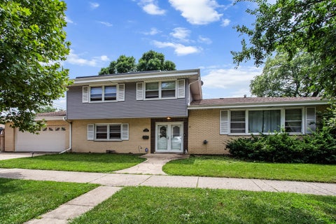 Tiny photo for 1525 Elm Street, Park Ridge, IL 60068 (MLS # 12723621)