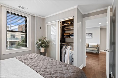 Tiny photo for 4144 N Sheridan Road #407, Chicago, IL 60613 (MLS # 12457960)