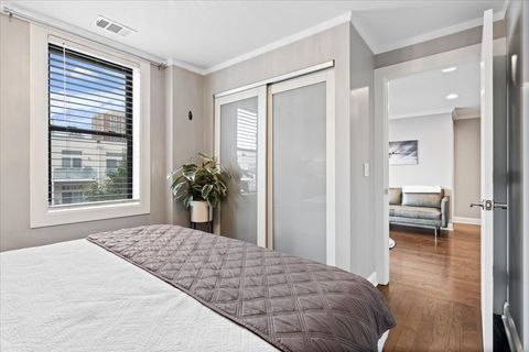 Tiny photo for 4144 N Sheridan Road #407, Chicago, IL 60613 (MLS # 12457960)