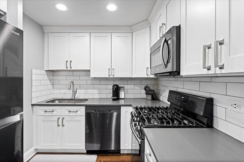 Tiny photo for 4144 N Sheridan Road #407, Chicago, IL 60613 (MLS # 12457960)