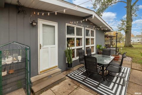 Tiny photo for 816 S ELM Street, Sesser, IL 62884 (MLS # EB460308)