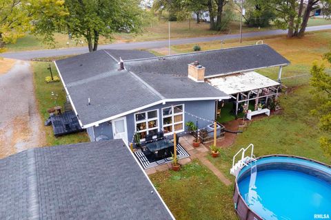 Tiny photo for 816 S ELM Street, Sesser, IL 62884 (MLS # EB460308)