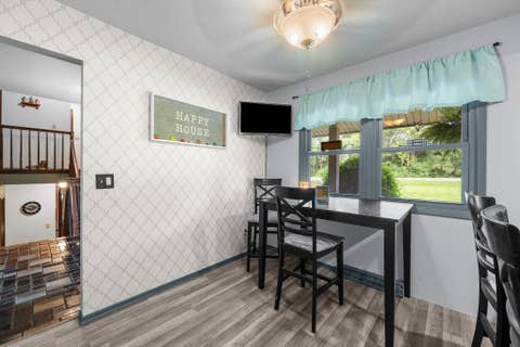 Tiny photo for 3020 Wisconsin Avenue, Davenport, IA 52806 (MLS # 12737105)