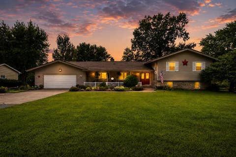 Tiny photo for 3020 Wisconsin Avenue, Davenport, IA 52806 (MLS # 12737105)