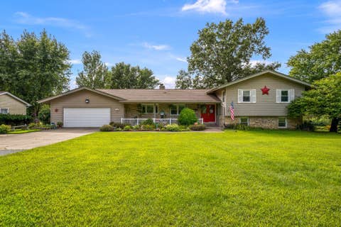 Tiny photo for 3020 Wisconsin Avenue, Davenport, IA 52806 (MLS # 12737105)