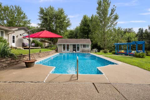 Tiny photo for 3020 Wisconsin Avenue, Davenport, IA 52806 (MLS # 12737105)