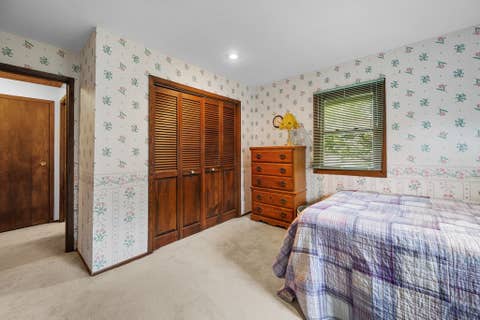 Tiny photo for 3020 Wisconsin Avenue, Davenport, IA 52806 (MLS # 12737105)