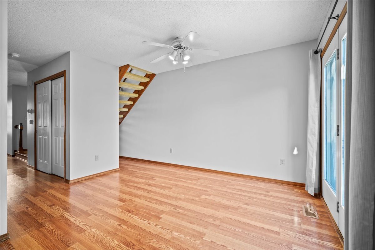 Normal, Illinois 61761, United States, 2 Bedrooms Bedrooms, ,2 BathroomsBathrooms,Residential,Active,226417