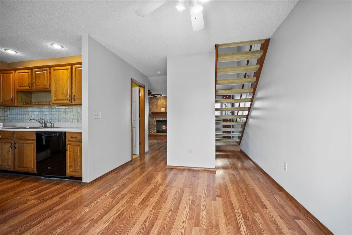 Normal, Illinois 61761, United States, 2 Bedrooms Bedrooms, ,2 BathroomsBathrooms,Residential,Active,226417