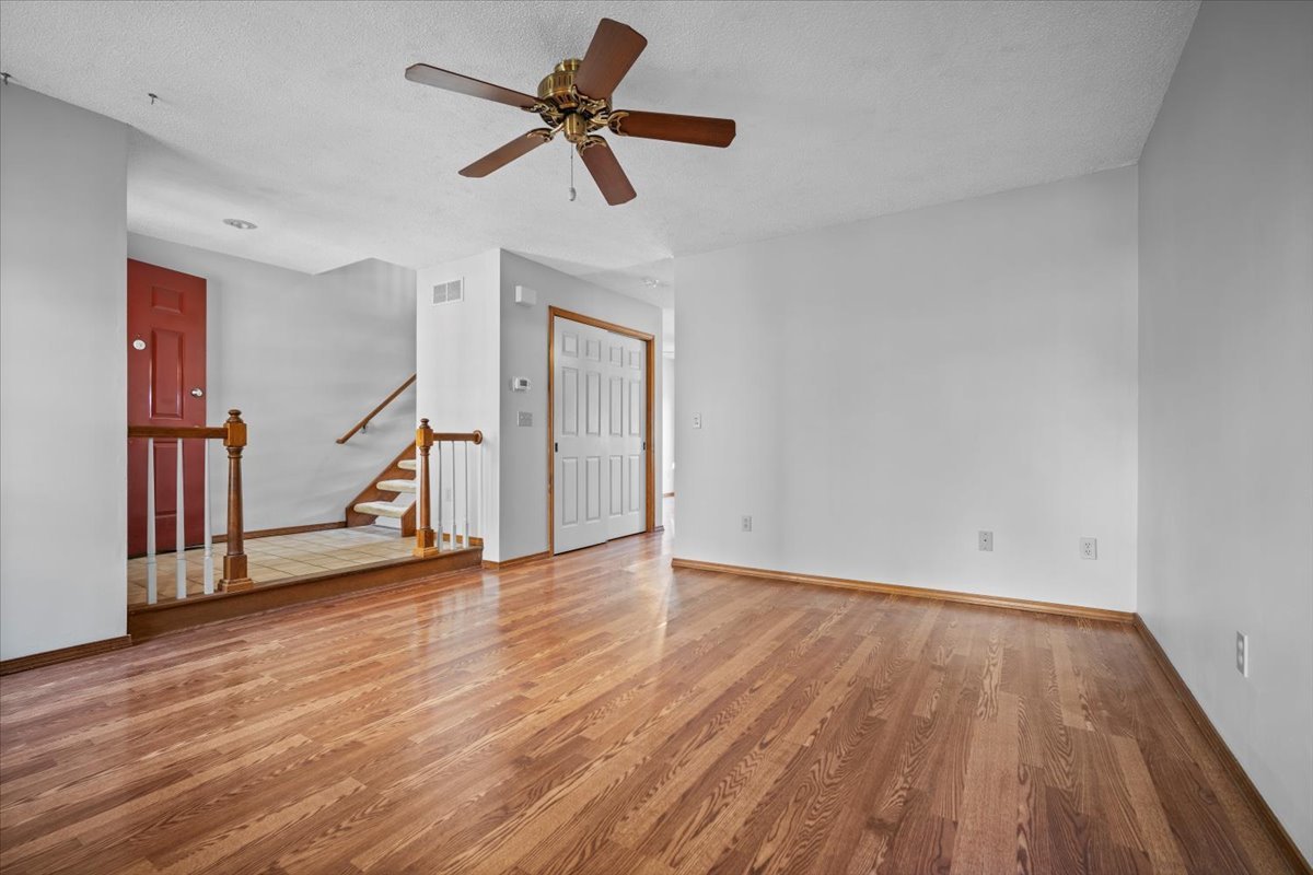 Normal, Illinois 61761, United States, 2 Bedrooms Bedrooms, ,2 BathroomsBathrooms,Residential,Active,226417