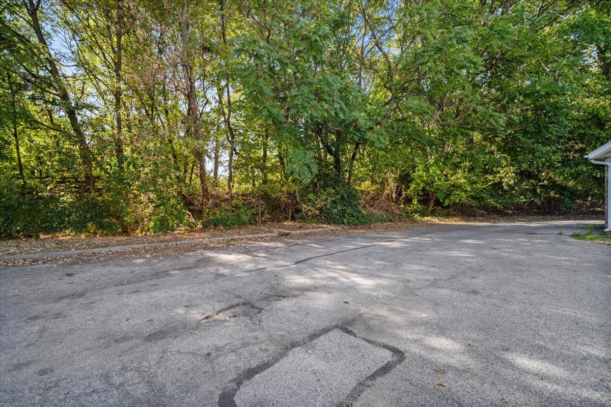 Normal, Illinois 61761, United States, 2 Bedrooms Bedrooms, ,2 BathroomsBathrooms,Residential,Active,226417