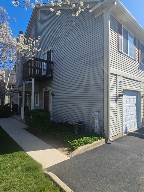 336 Windsor Court D South Elgin IL 60177