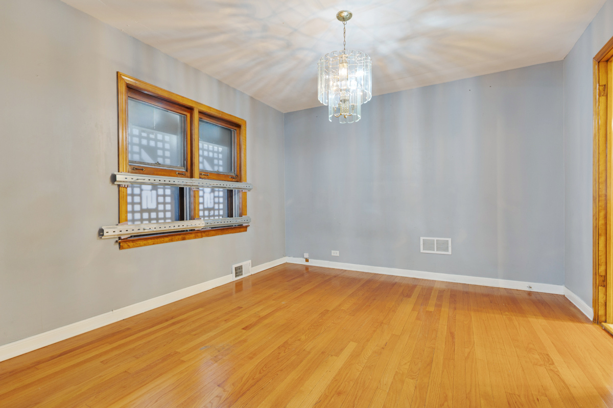 7148 S Sawyer Avenue