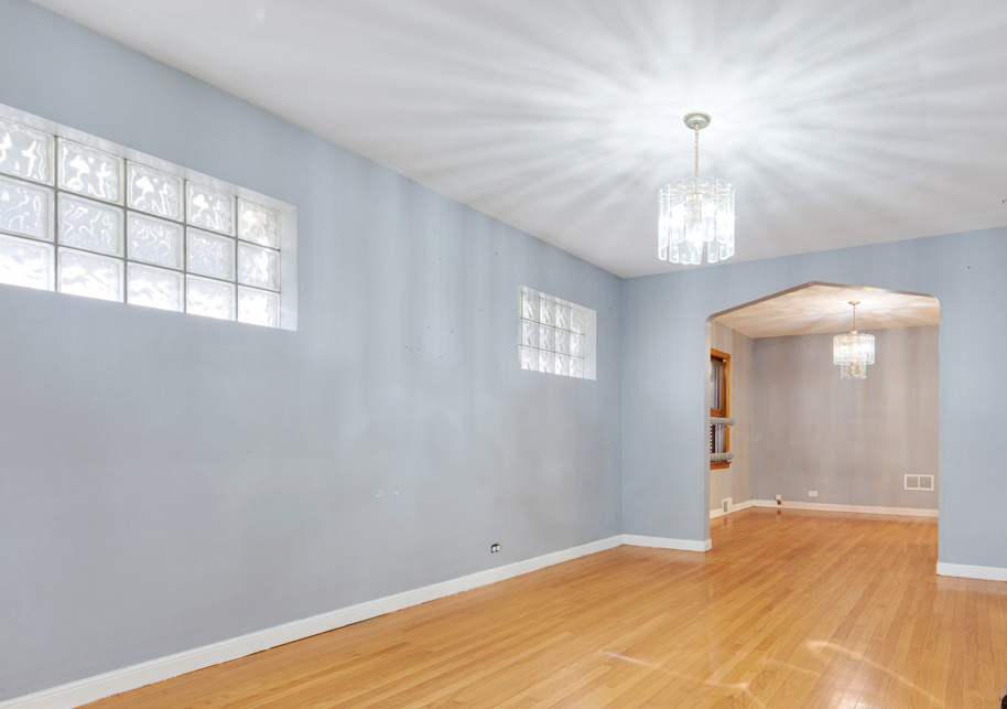 7148 S Sawyer Avenue