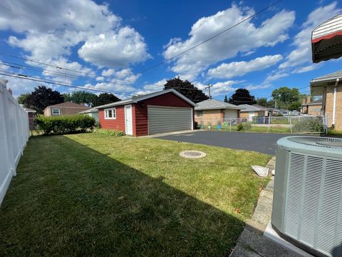 A home in Evergreen Park