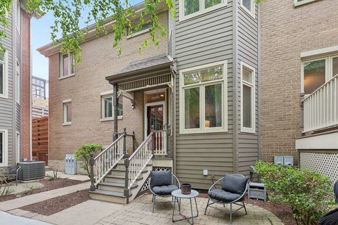 1248 W Fletcher Street C Chicago IL 60657