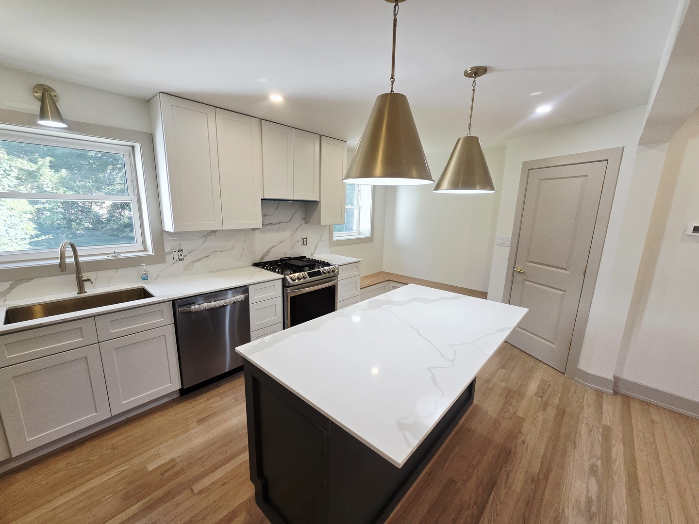 9631 S Merrill Avenue