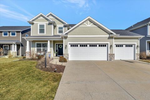 Photo of 5006 Emmas Way, Champaign, IL 61822 (MLS # 12606190)
