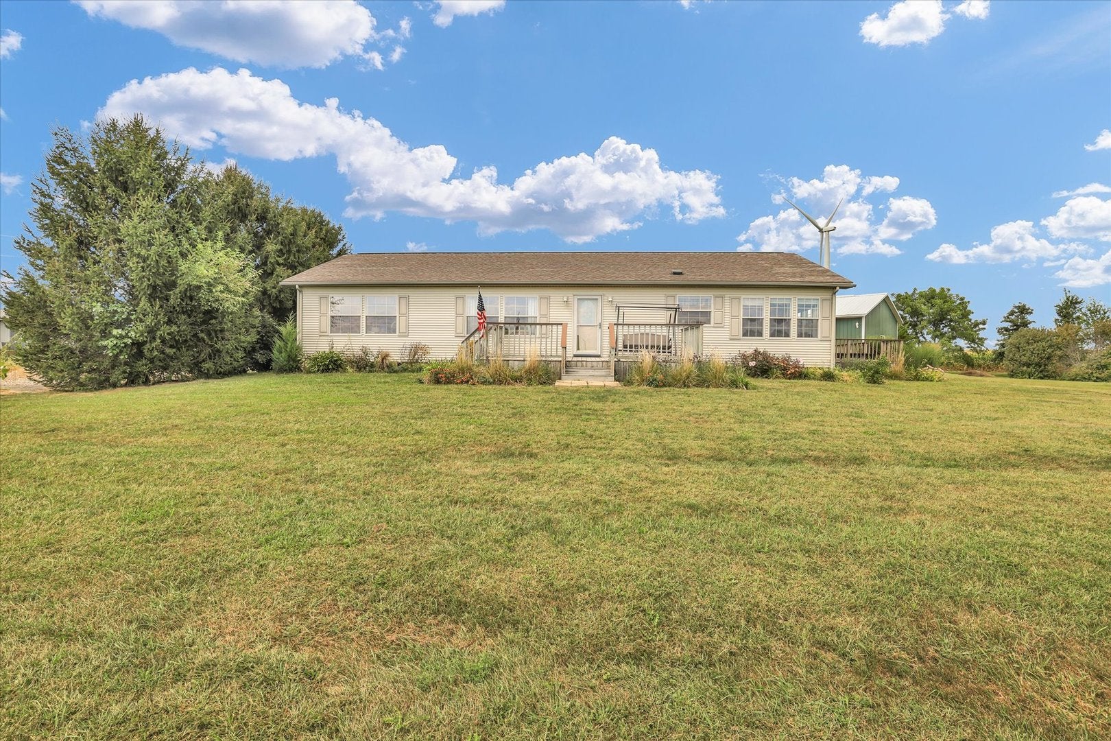 2369 E 2350 North Road