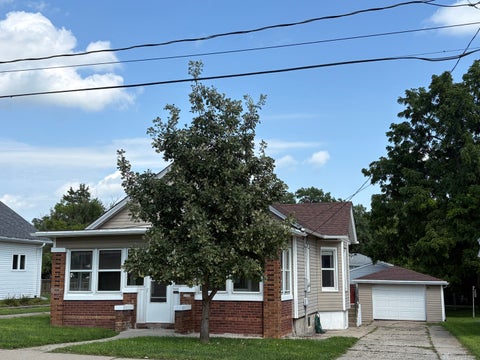 Tiny photo for 1423 Pulaski Street, Peru, IL 61354 (MLS # 12740044)