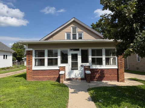 Photo of 1423 Pulaski Street, Peru, IL 61354 (MLS # 12740044)