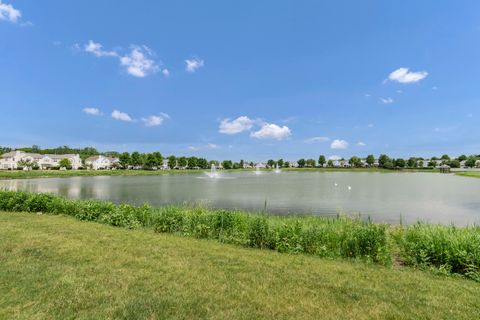 Tiny photo for 1904 Cobblestone Drive, Carpentersville, IL 60110 (MLS # 12680039)