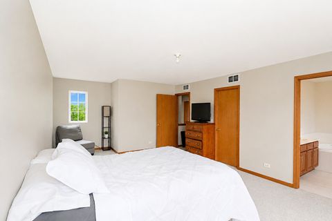 Tiny photo for 1904 Cobblestone Drive, Carpentersville, IL 60110 (MLS # 12680039)