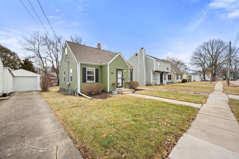 Tiny photo for 835 Albert Avenue, Sycamore, IL 60178 (MLS # 12573632)