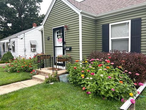 Tiny photo for 835 Albert Avenue, Sycamore, IL 60178 (MLS # 12573632)