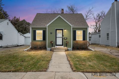 Photo of 835 Albert Avenue, Sycamore, IL 60178 (MLS # 12573632)