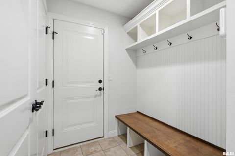 Tiny photo for 5767 EVERGREEN Place, Bettendorf, IA 52722 (MLS # QC4267604)