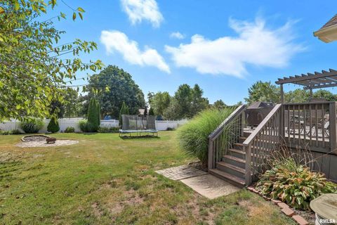 Tiny photo for 5767 EVERGREEN Place, Bettendorf, IA 52722 (MLS # QC4267604)