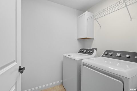 Tiny photo for 5767 EVERGREEN Place, Bettendorf, IA 52722 (MLS # QC4267604)