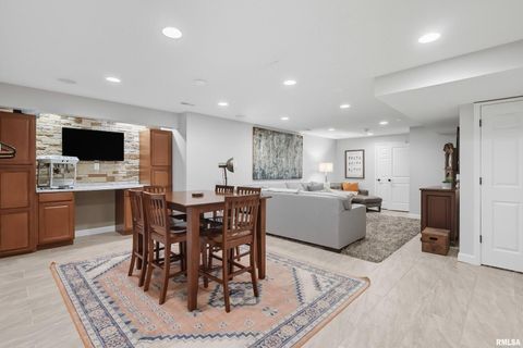 Tiny photo for 5767 EVERGREEN Place, Bettendorf, IA 52722 (MLS # QC4267604)