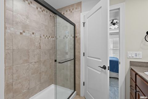 Tiny photo for 5767 EVERGREEN Place, Bettendorf, IA 52722 (MLS # QC4267604)