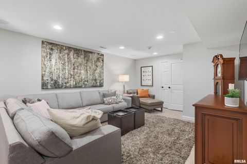 Tiny photo for 5767 EVERGREEN Place, Bettendorf, IA 52722 (MLS # QC4267604)