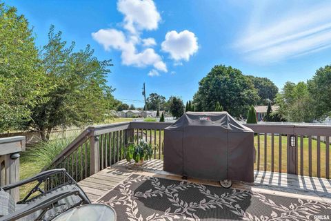 Tiny photo for 5767 EVERGREEN Place, Bettendorf, IA 52722 (MLS # QC4267604)