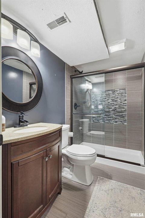 Tiny photo for 5767 EVERGREEN Place, Bettendorf, IA 52722 (MLS # QC4267604)