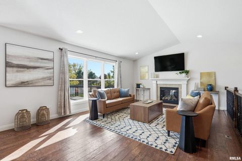 Tiny photo for 5767 EVERGREEN Place, Bettendorf, IA 52722 (MLS # QC4267604)