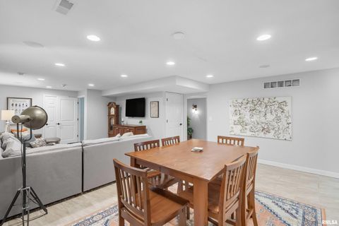 Tiny photo for 5767 EVERGREEN Place, Bettendorf, IA 52722 (MLS # QC4267604)