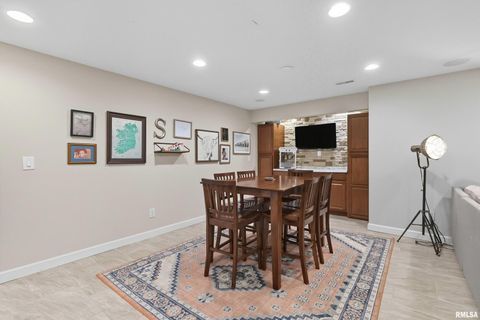 Tiny photo for 5767 EVERGREEN Place, Bettendorf, IA 52722 (MLS # QC4267604)