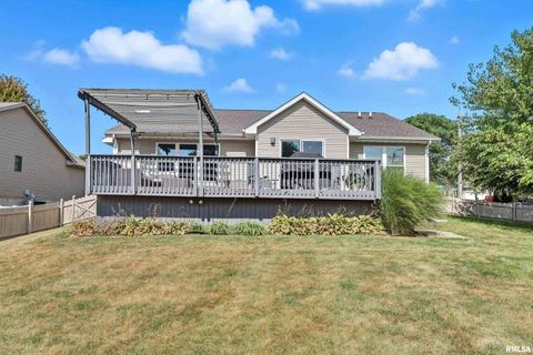 Tiny photo for 5767 EVERGREEN Place, Bettendorf, IA 52722 (MLS # QC4267604)