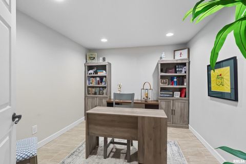 Tiny photo for 5767 EVERGREEN Place, Bettendorf, IA 52722 (MLS # QC4267604)