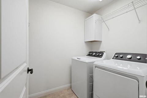 Tiny photo for 5767 EVERGREEN Place, Bettendorf, IA 52722 (MLS # QC4267604)