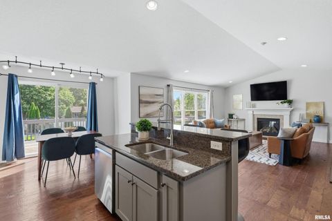 Tiny photo for 5767 EVERGREEN Place, Bettendorf, IA 52722 (MLS # QC4267604)