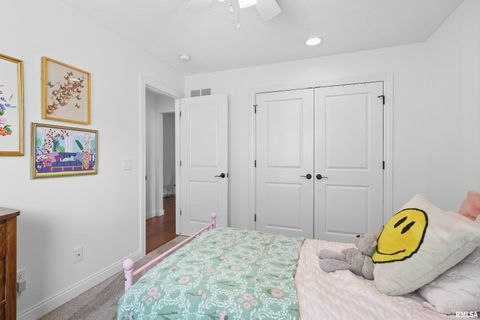 Tiny photo for 5767 EVERGREEN Place, Bettendorf, IA 52722 (MLS # QC4267604)