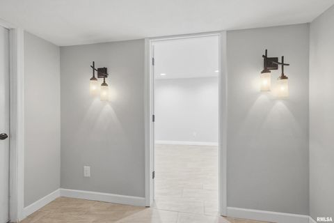 Tiny photo for 5767 EVERGREEN Place, Bettendorf, IA 52722 (MLS # QC4267604)