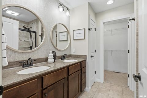 Tiny photo for 5767 EVERGREEN Place, Bettendorf, IA 52722 (MLS # QC4267604)