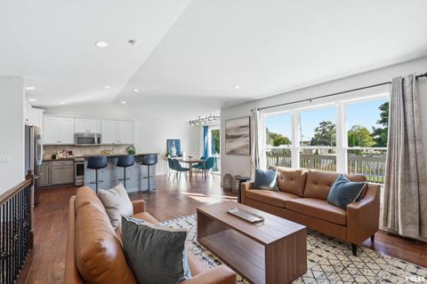 Tiny photo for 5767 EVERGREEN Place, Bettendorf, IA 52722 (MLS # QC4267604)